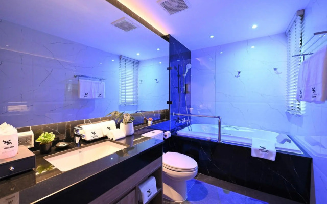 Moose Hotel Nimman