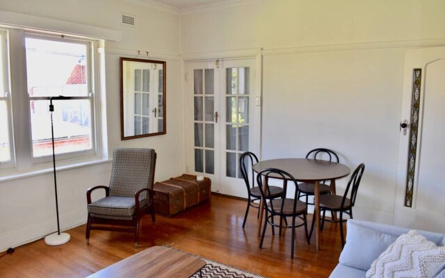 Artistic Apartment in Sunny Elwood near St Kilda