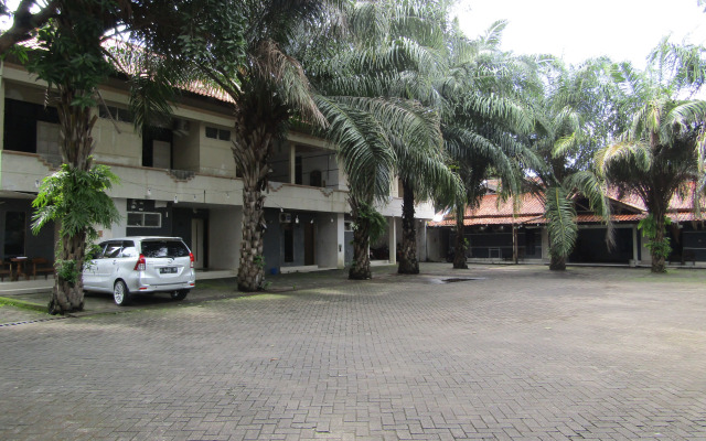 Hotel Kencana Jaya by ZUZU