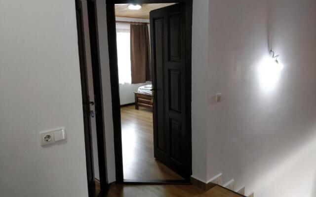 Simiriam Apuseni, Padis