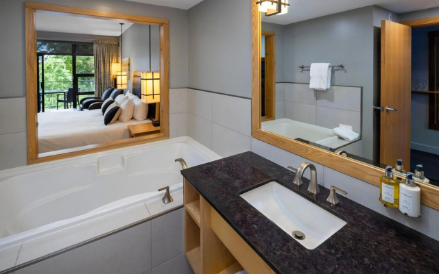 Brentwood Bay Resort & Spa