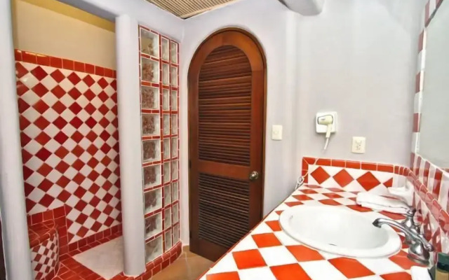 Natz Ti Ha F301 by NAS