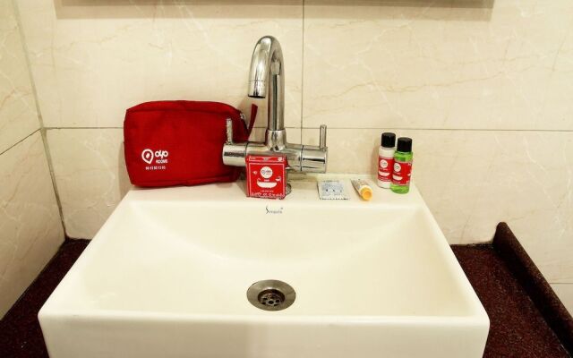 OYO 759 Hotel Rock Star