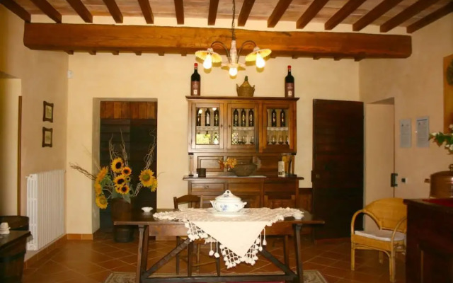Private Villa with AC, private pool, WIFI, TV, terrace, pets allowed, parking, close to Arezzo