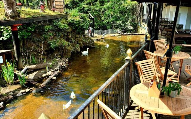 The Little Mill Inn