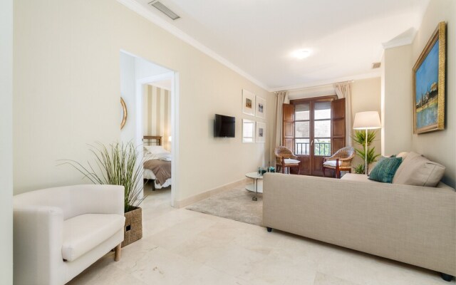 Apartment in Front of the Cathedral. 2 Bedrooms. Catedral I