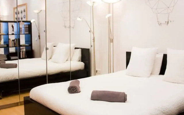 Super Studio IN THE Heart OF Trendy Gracia By Myrentalhost