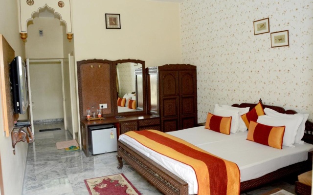 Hotel Chandrawati Palace