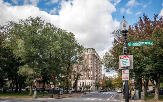 Pelicanstay in Boston Back Bay
