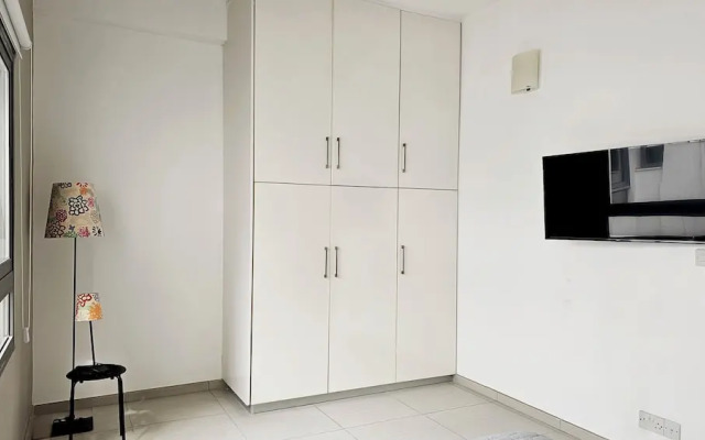 Phaedrus Living Ledras Residences 204