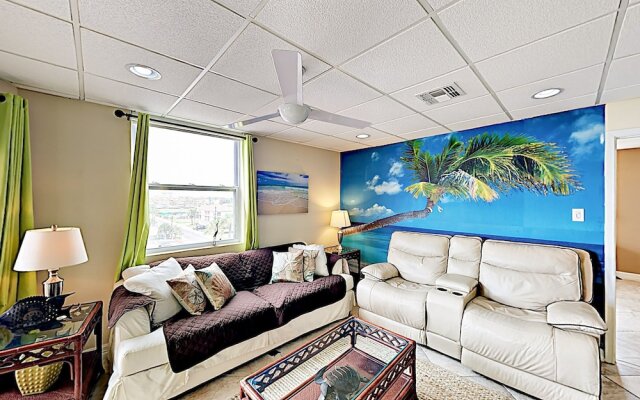 Bayside 2br W/ Pool, Hot Tub & Pier 2 Bedroom Condo