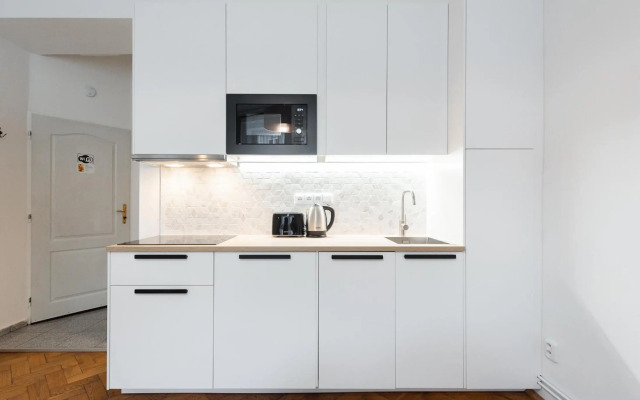 Bright downtown studio