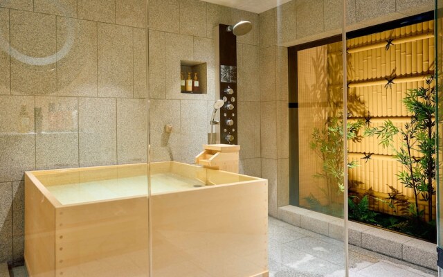 KONJAKUSO Osaka Tempozan "IKESU" Projection Mapping SPA "TAKADORO" Wheel View