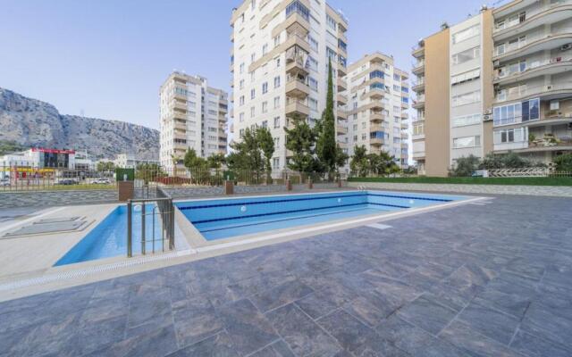 Mesmerizing Flat Close to Konyaalti