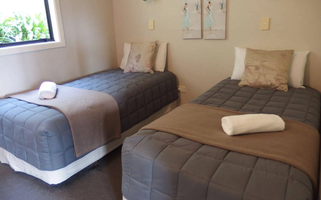 Coastal Motor Lodge