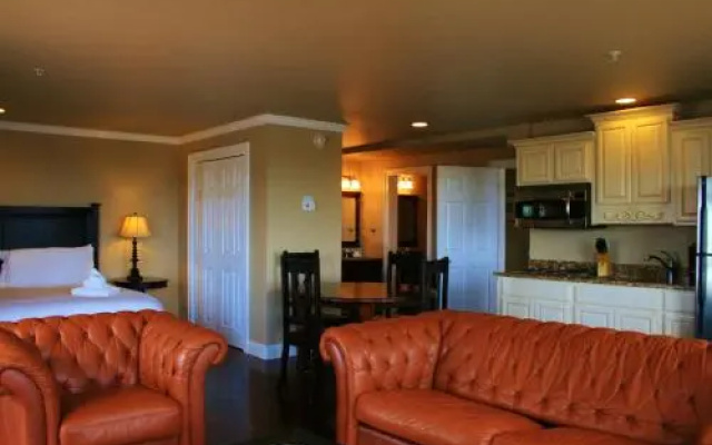 Oasis Suites Hotel