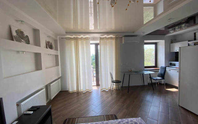 1-room Studio center