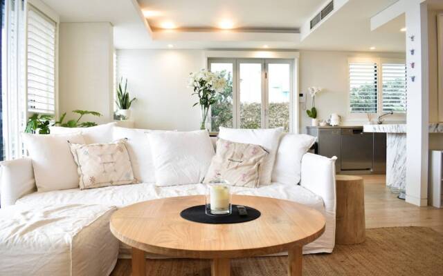 Beautiful Beachside Apartment in Bondi