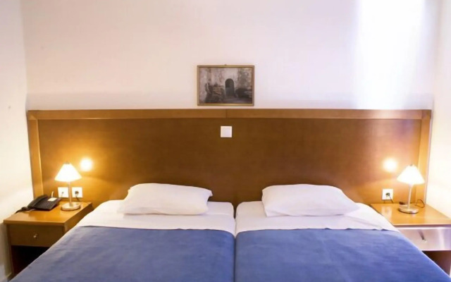 Hiona Holiday Hotel