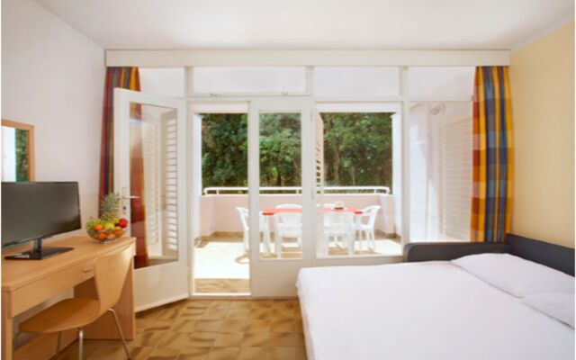 Lanterna Resort