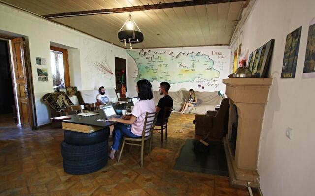 Dingo Backpackers Hostel