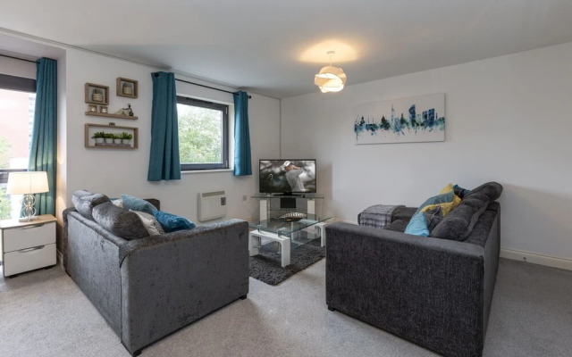 Higher Living - Southampton City Penthouse