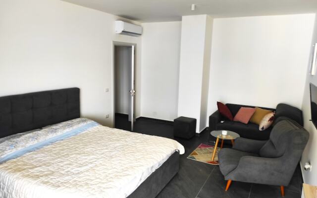 Seafront Apartment in Durres