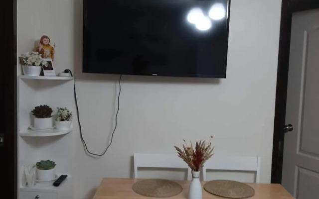 Lovely 2 BR Condo with FREE Secured Parking