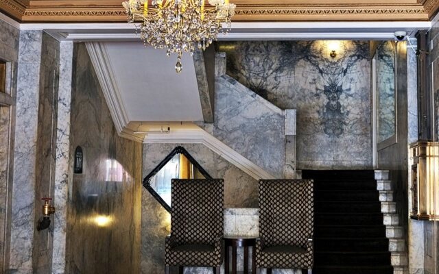 Gaslamp Plaza Suites