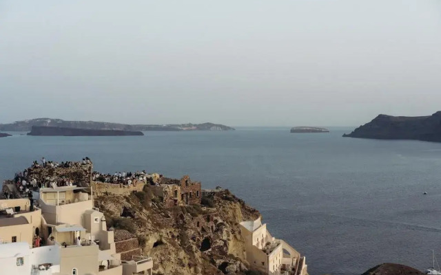 Nano Oia Villas