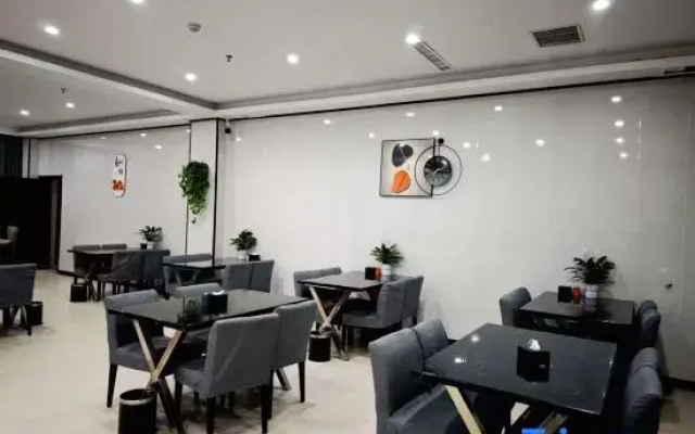 Ningling Nanguo Shanshui Hotel (County Government Branch)