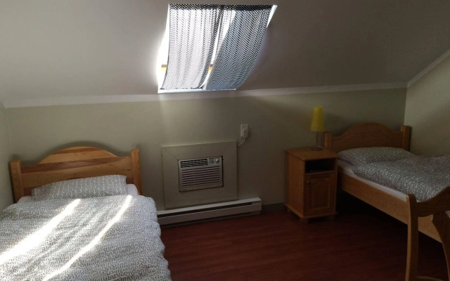 Crowsnest Vineyards Guesthouse