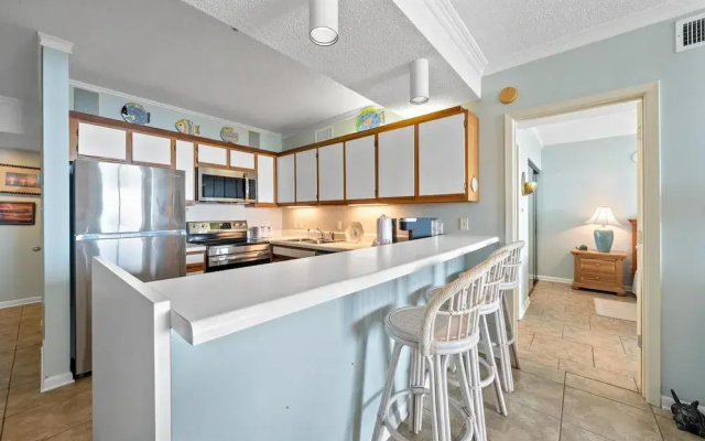 Romar Place 705