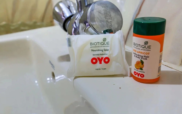 Sharav Chandra's Hotel by OYO Rooms