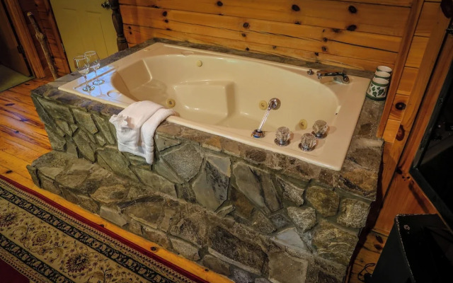 Mountainaire Inn and Log Cabins