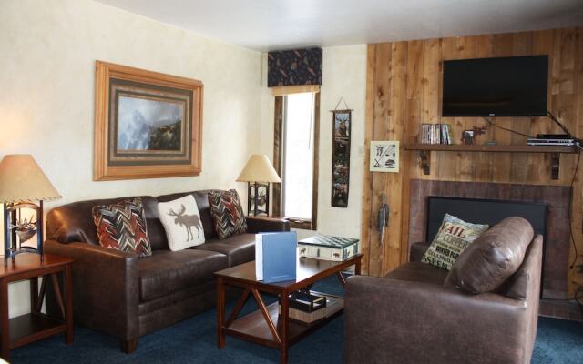 Four O'clock Lodge B14