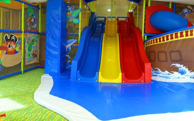 Grand Admiral Resort & SPA