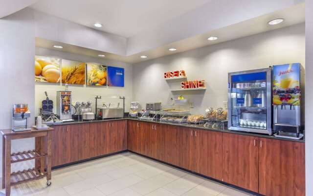 Comfort Suites Whitsett - Greensboro East