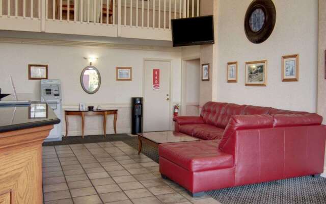 Econo Lodge Conference Center