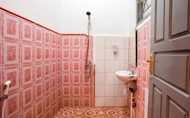 Putri Residence Syariah by OYO Rooms
