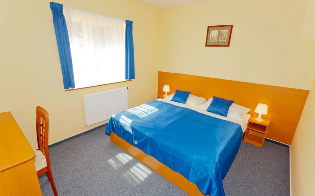 Hotel Adeba