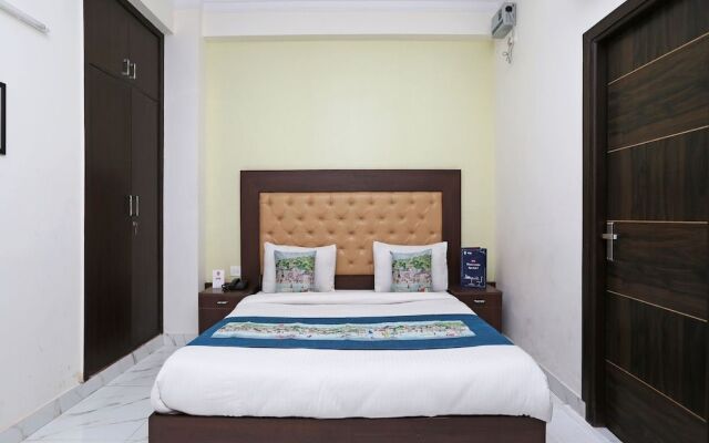 OYO 6812 Aruma Residency