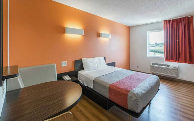 Motel6 Omaha, NE - Central