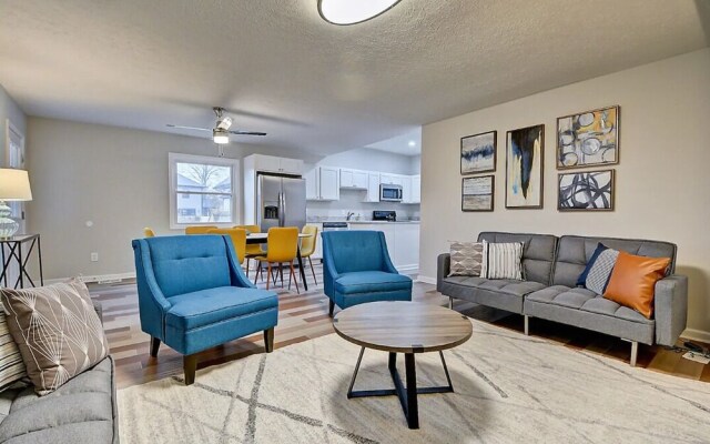 Spacious 6BR/3BA House w/ Parking! Sleeps 20!