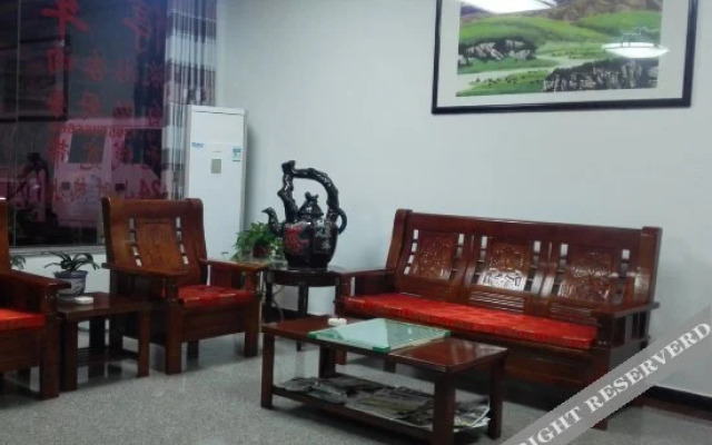 Xihai Chuntian Holiday Hotel