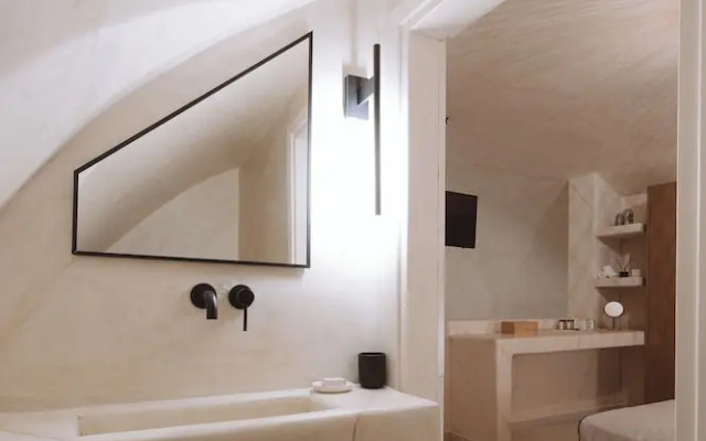 Pnoe Luxury Suites