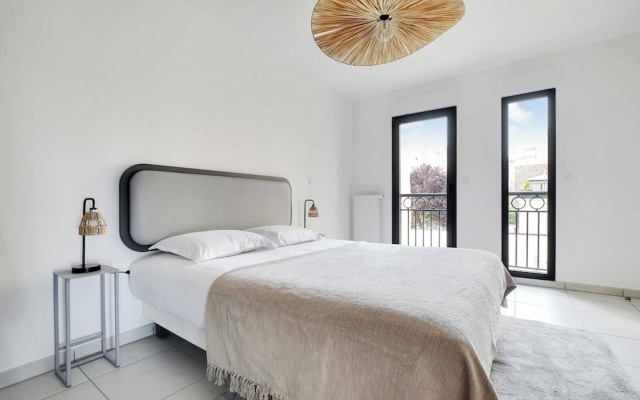 Elegant Apartment - 1 Bedroom/2 Bedrooms - Close to Paris & La Defense