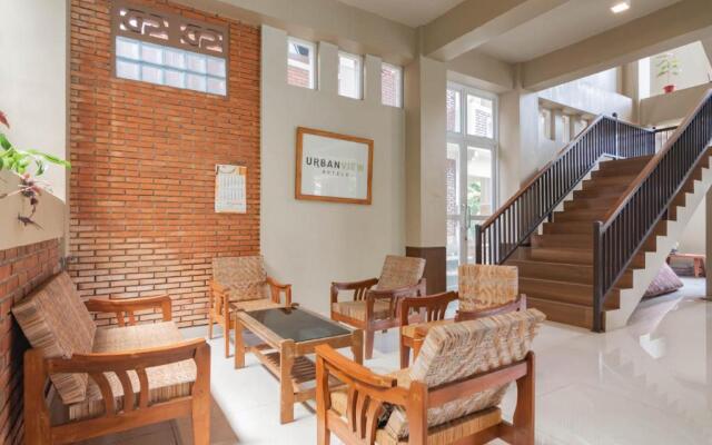 Urbanview Hotel Syariah Insani Cisarua Puncak