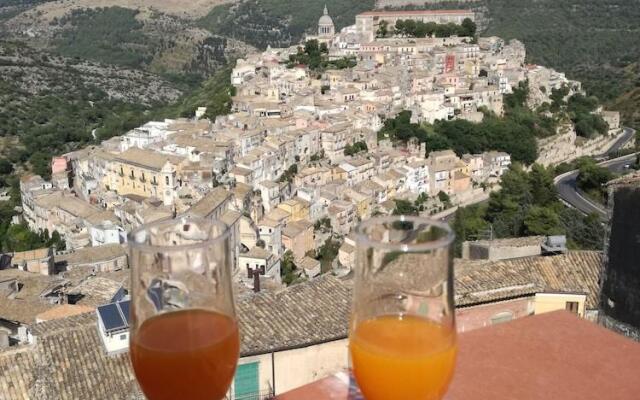 Finestre Su Ibla