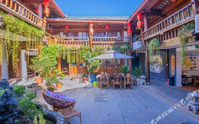 The Lijiang Ayan Inn Shangpeng Court